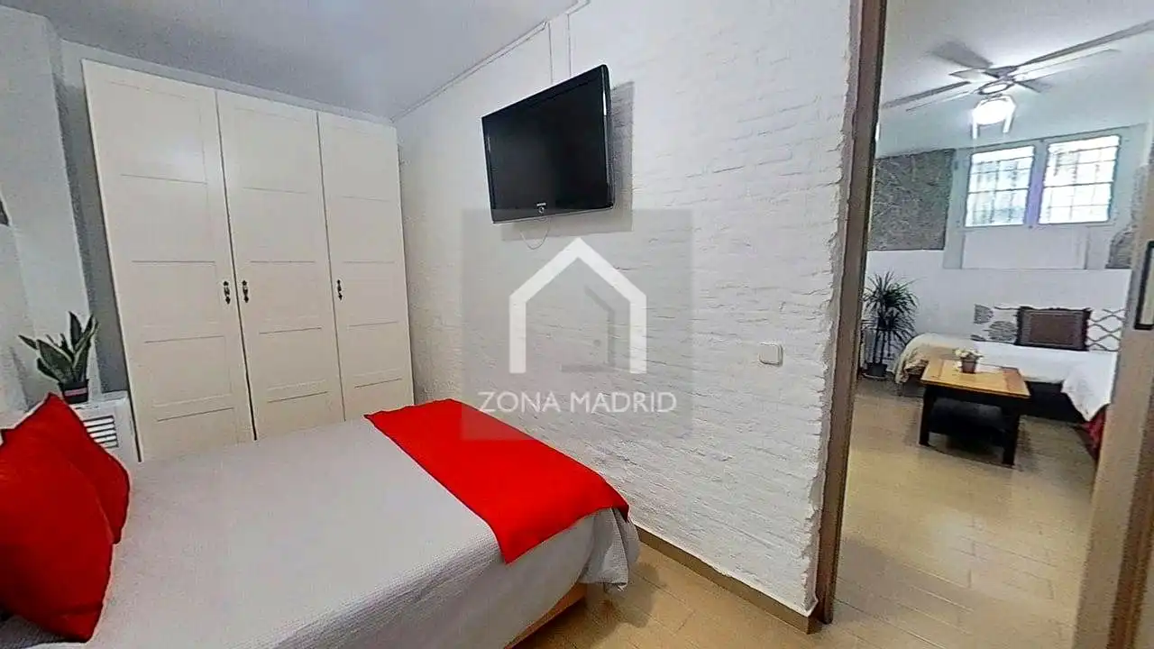 Schlafzimmer von Erdgeschoss zum Verkauf in Madrid mit Möbliert