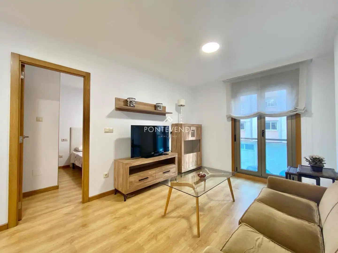 Sala de estar de Piso en venta en Poio con Calefacción, Parquet y Trastero
