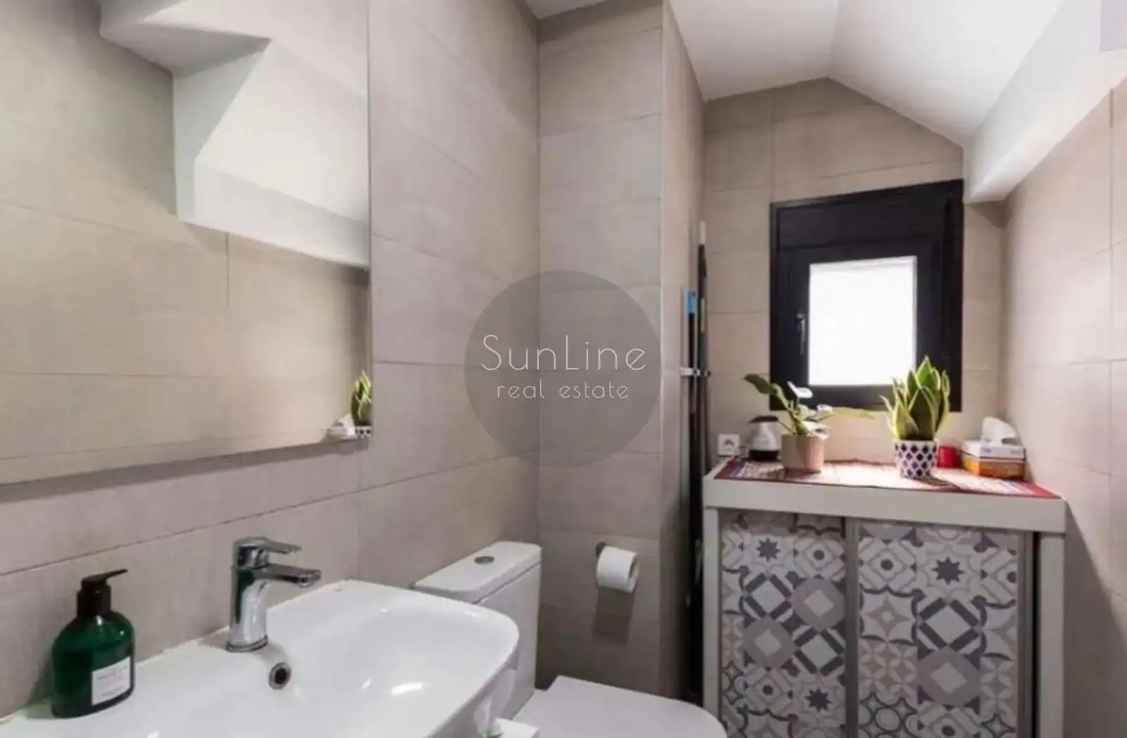 Terraced house with pool for sale in Carrer de Pere Delmonte i Hurtado, imagen 11