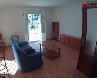 Living room of Flat to rent in Arcos de la Frontera  with Air Conditioner, Furnished and Balcony
