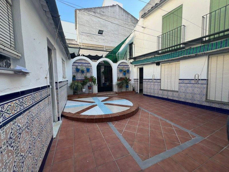 Exterior view of House or chalet for sale in Lucena