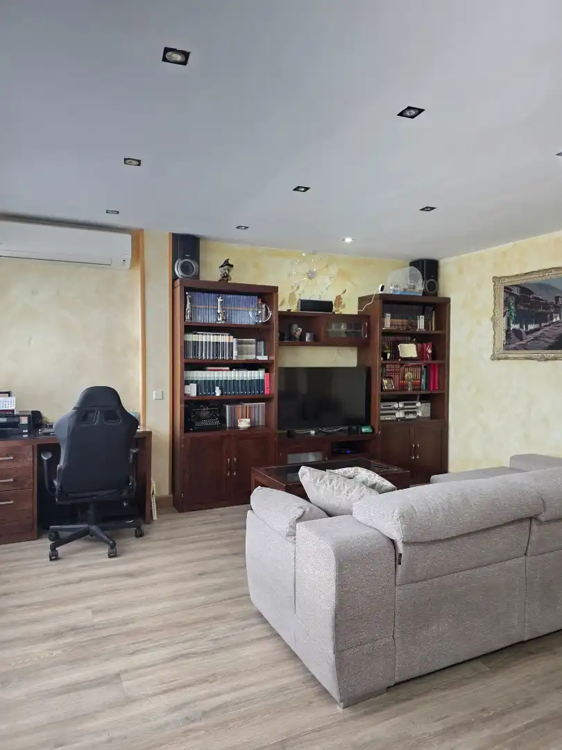Sala de estar de Piso en venta en Parla con Aire acondicionado, Calefacción y Parquet