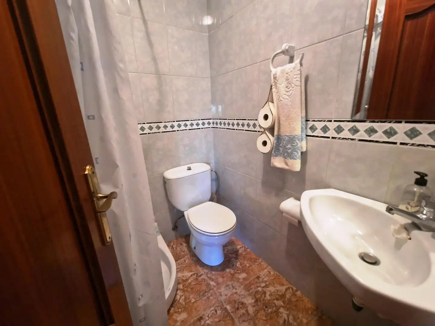 Badezimmer von Einfamilien-Reihenhaus zum Verkauf in Cambrils mit Heizung, Privatgarten und Terrasse