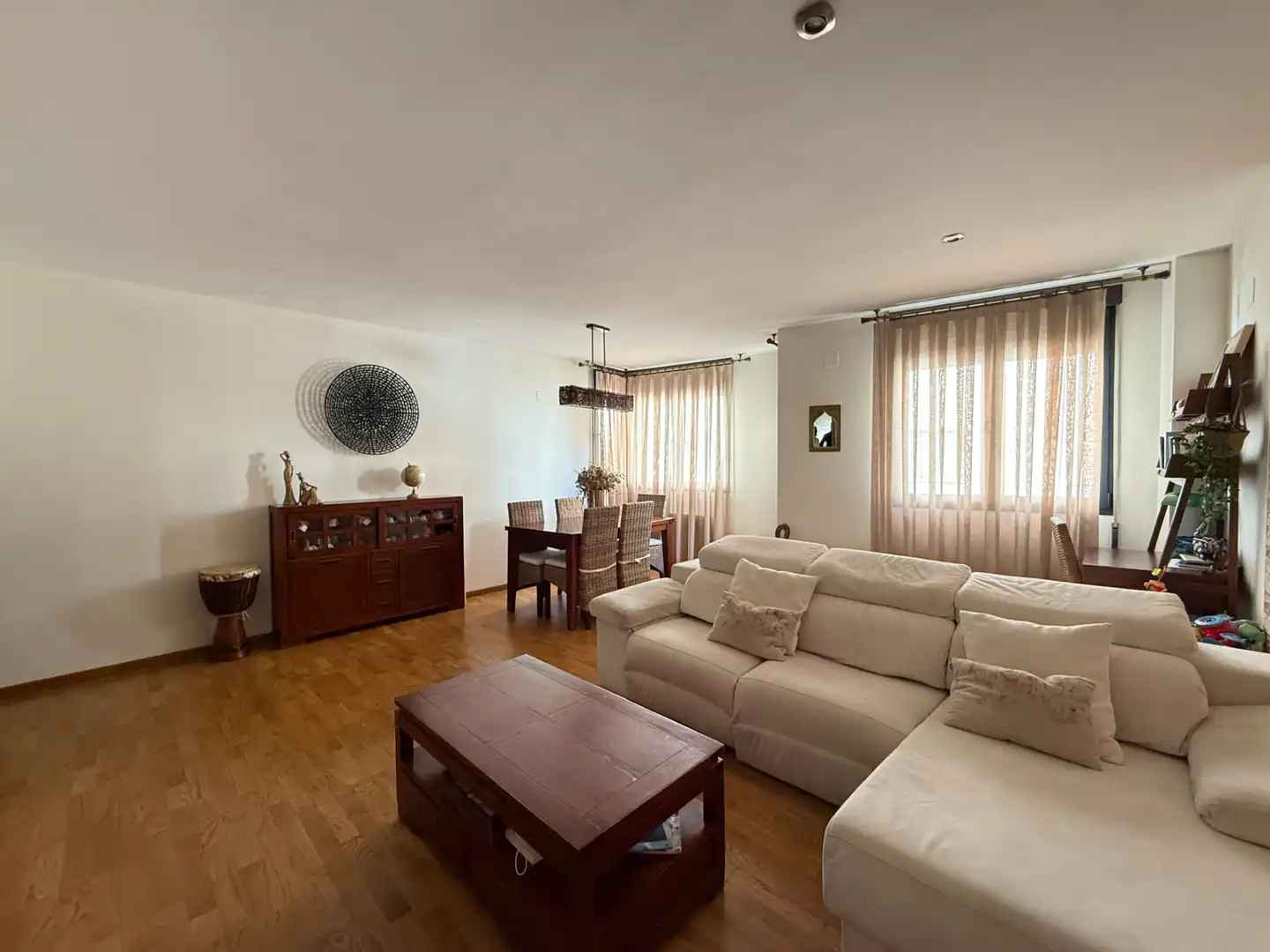 Sala de estar de Casa adosada en venta en Agullent con Aire acondicionado, Calefacción y Amueblado