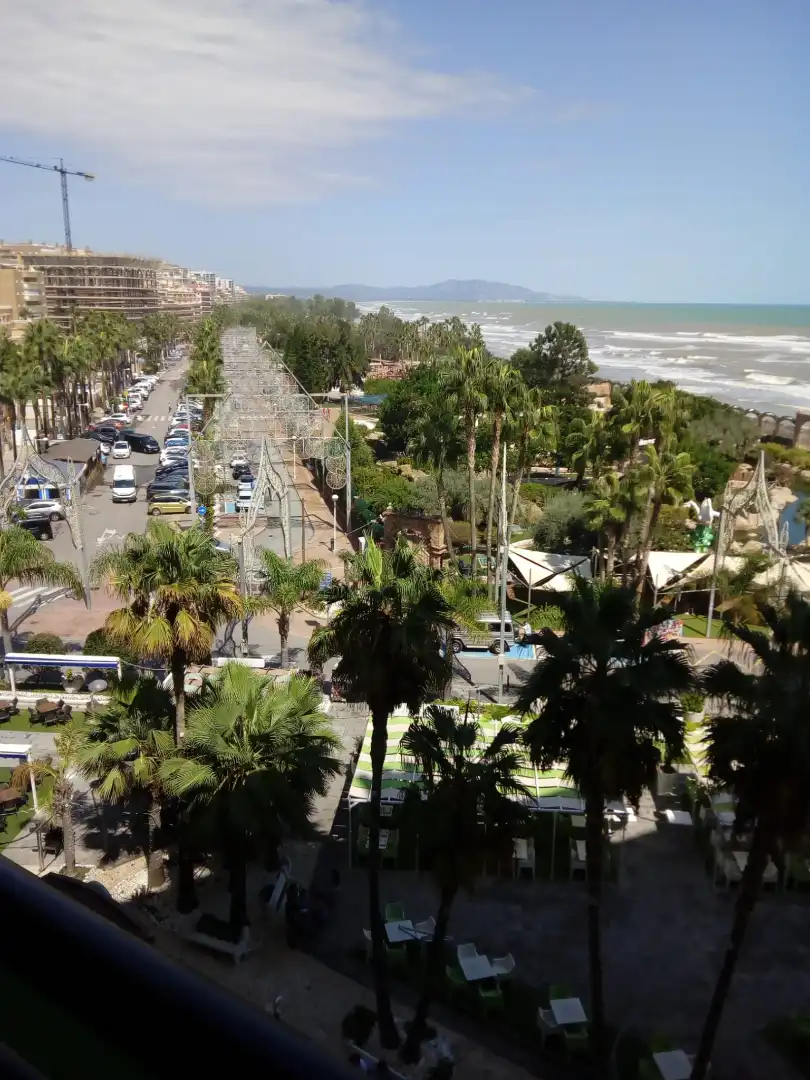 Vista exterior de Apartamento de alquiler en Oropesa del Mar / Orpesa con Aire acondicionado, Terraza y Piscina