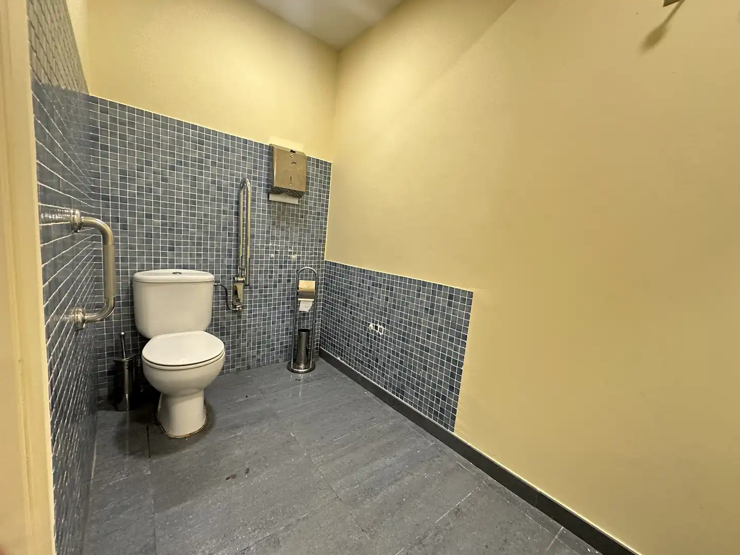 Local comercial de lloguer a Rúa do Hórreo, imagen 13