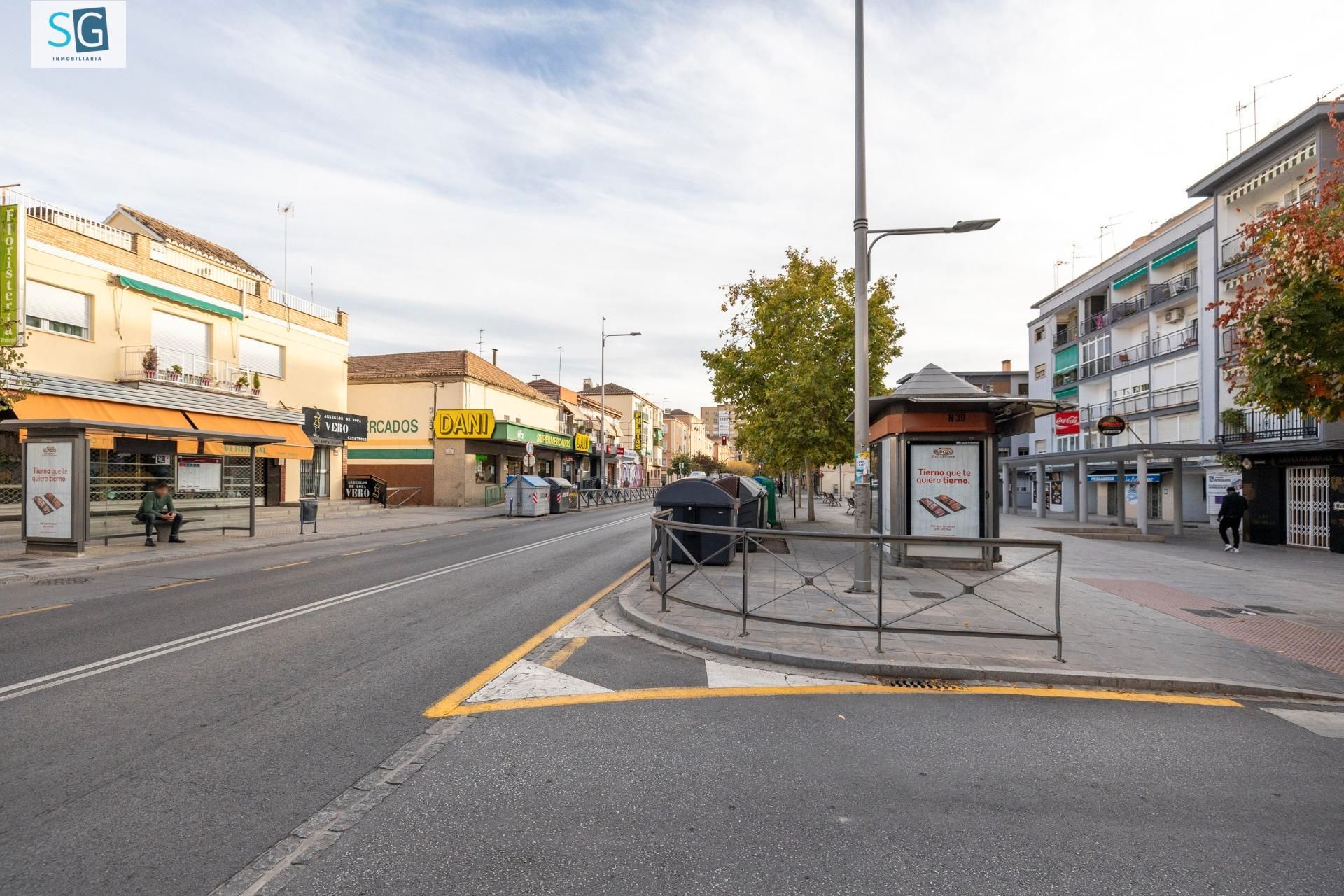 Vista exterior de Piso en venta en  Granada Capital con Aire acondicionado