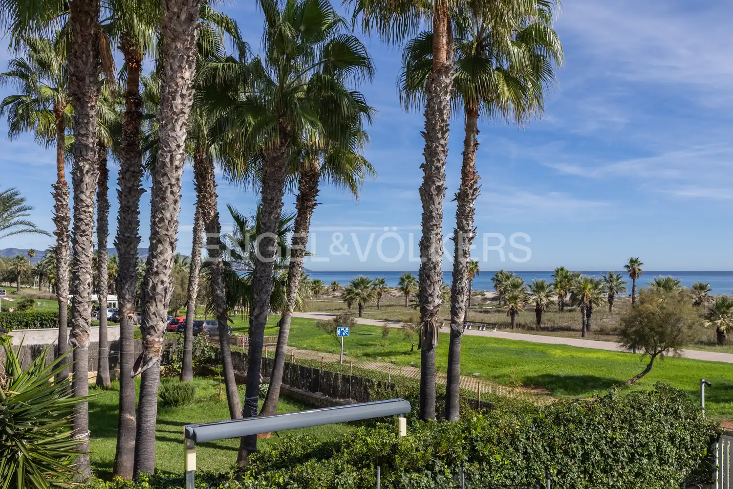 Vista exterior de Casa o xalet en venda en Castellón de la Plana / Castelló de la Plana amb Aire condicionat, Calefacció i Jardí privat