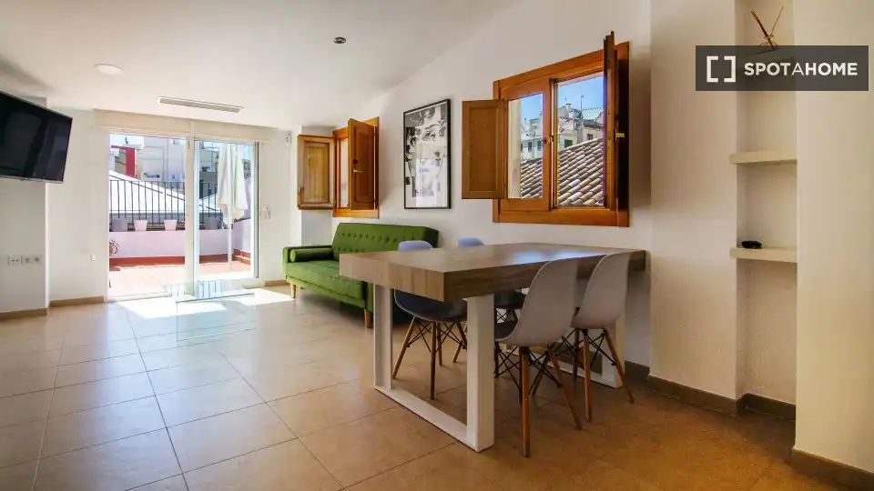 Flat with terrace to rent in Ciutat Vella, imagen 8