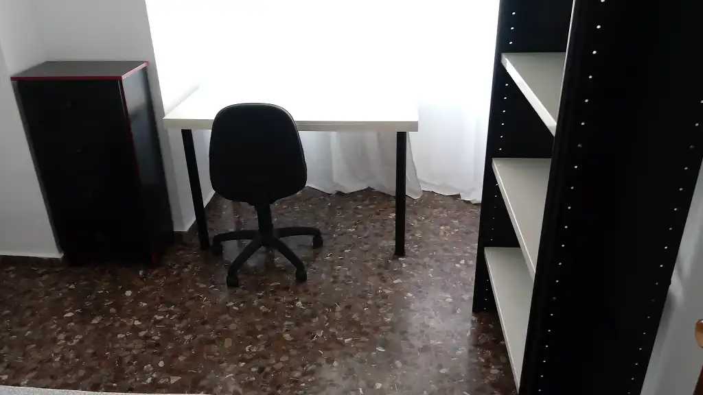 Habitación de Piso en venta en Castellón de la Plana / Castelló de la Plana con Calefacción, Terraza y Amueblado