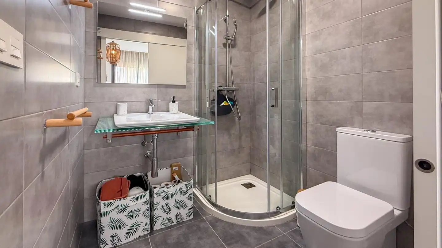 Baño de Casa adosada en venta en Santa Pola con Aire acondicionado, Calefacción y Parquet