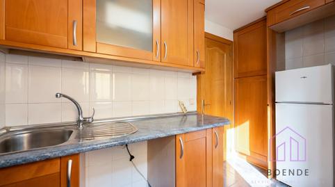 Foto 4 de Piso en venta en Calle Reyes Católicos, Reyes, Parla