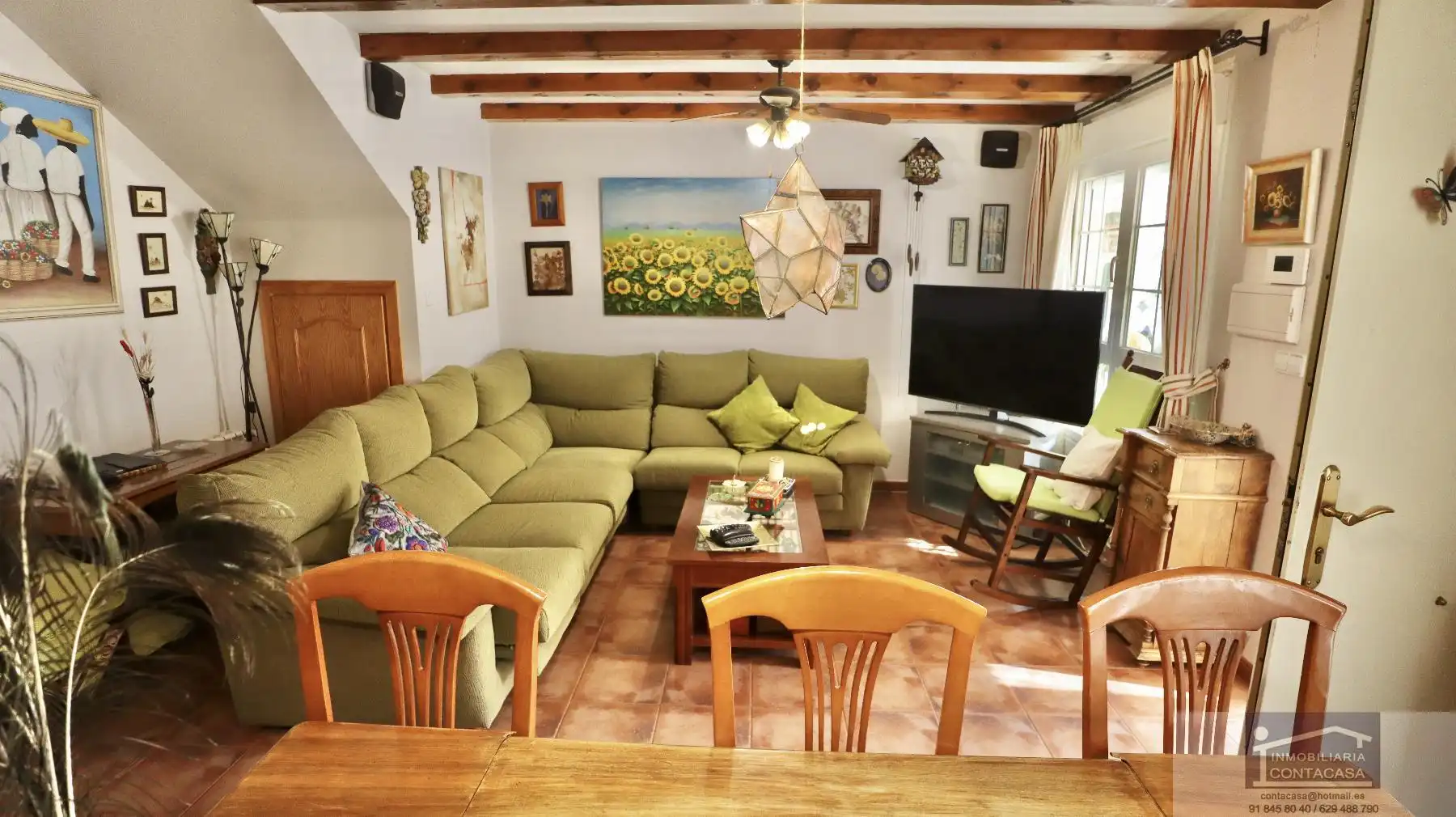 Sala d'estar de Casa o xalet en venda en Miraflores de la Sierra amb Calefacció, Terrassa i Traster