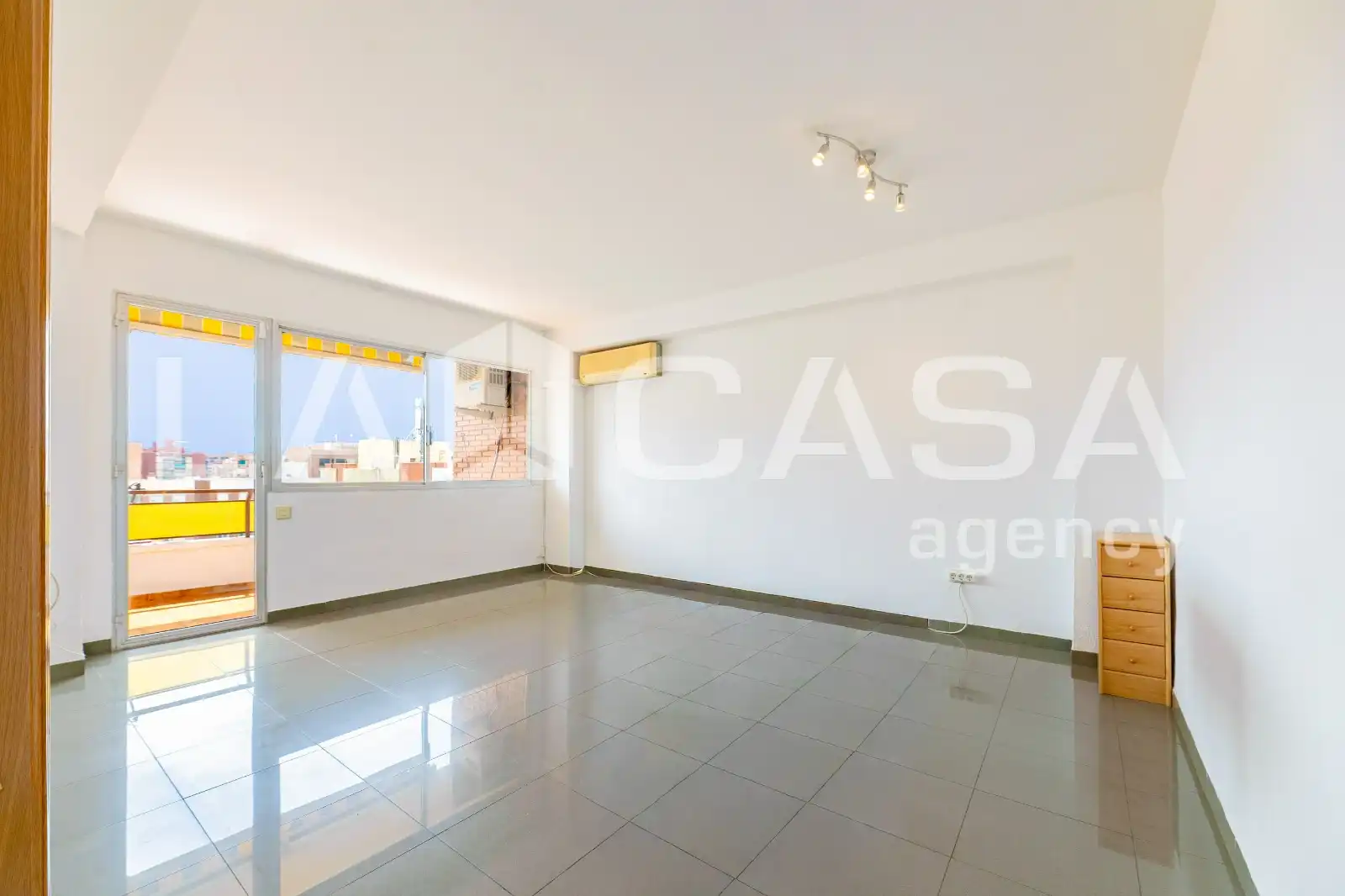 Piso con terraza en venta en Carrer de Sèneca, imagen 5