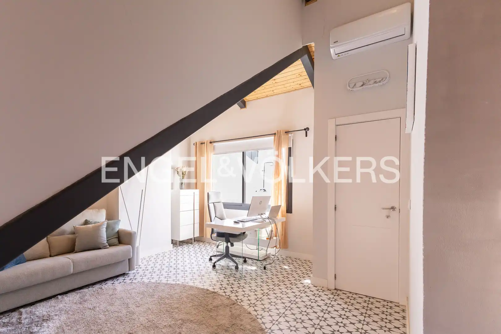 Sala d'estar de Casa adosada de lloguer en Madrid amb Aire condicionat, Calefacció i Terrassa