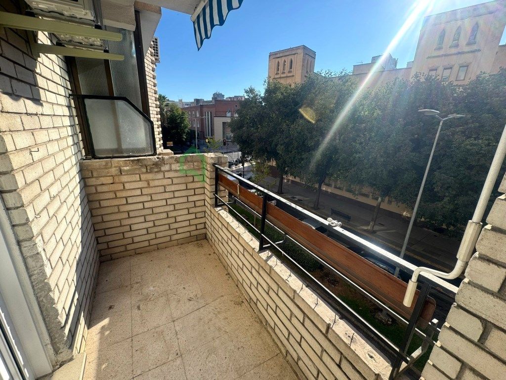 Terrassa de Pis de lloguer en Badajoz Capital amb Aire condicionat, Moblat i Balcó