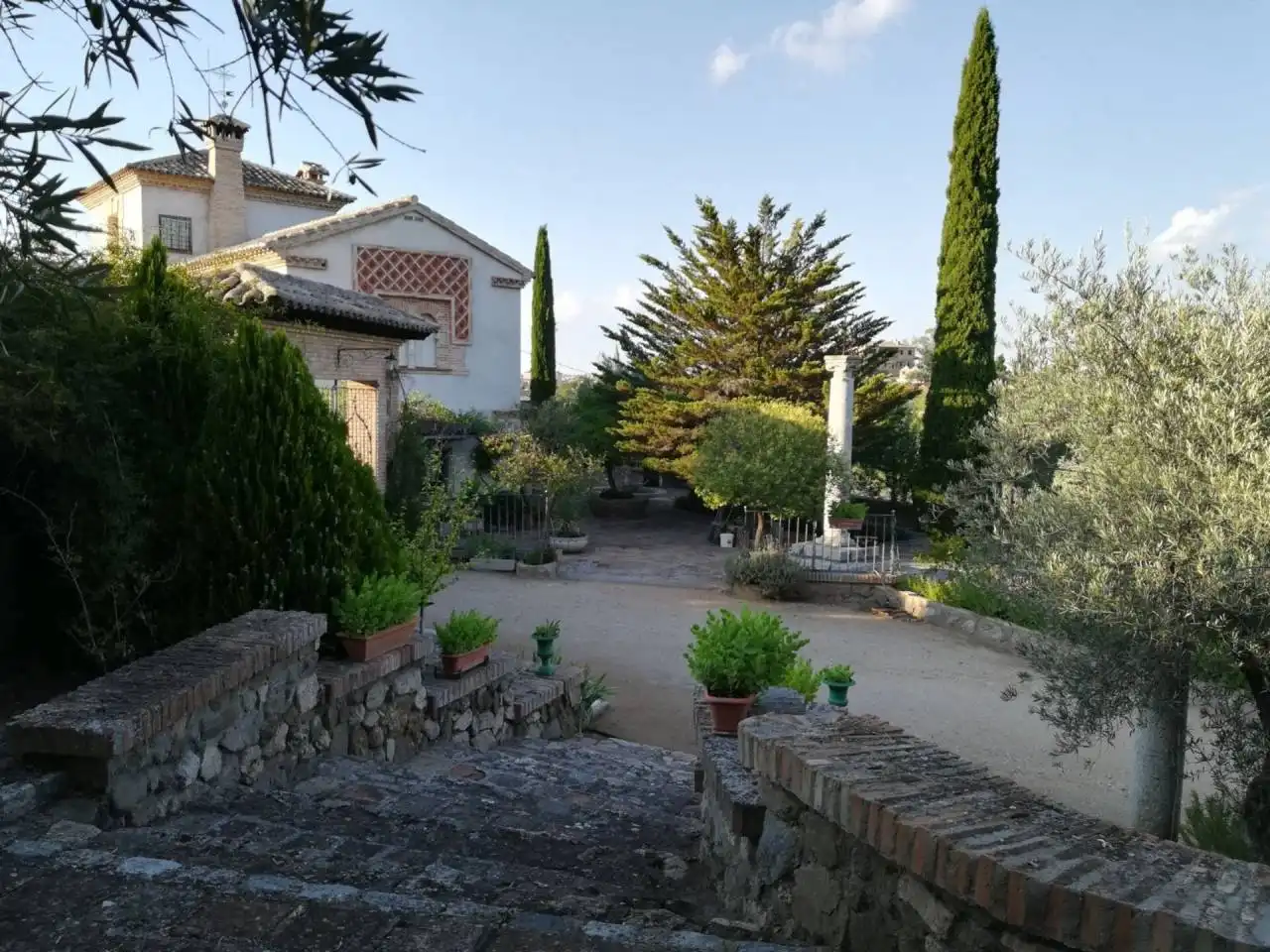 Garden of Buildings for sale in Toledo