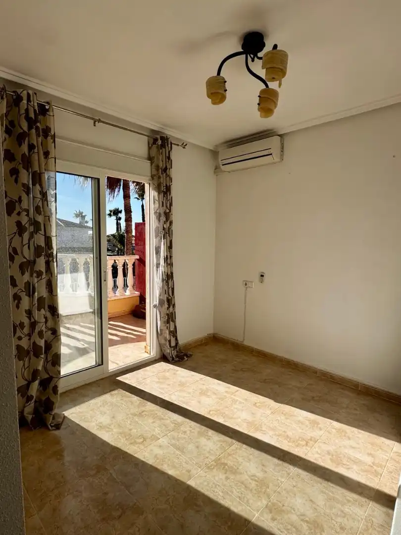 Habitación de Casa adosada en venta en Rojales con Aire acondicionado, Terraza y Balcón