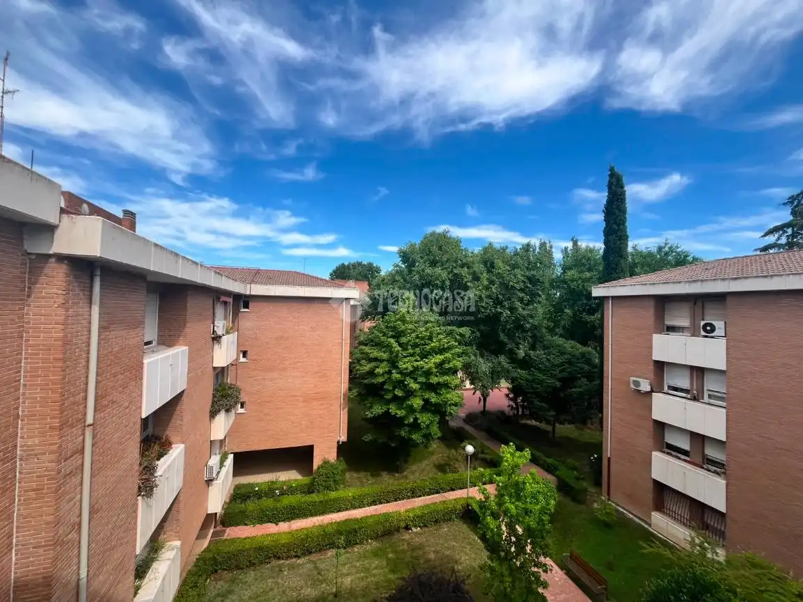 Vista exterior de Piso en venta en Alcalá de Henares con Aire acondicionado