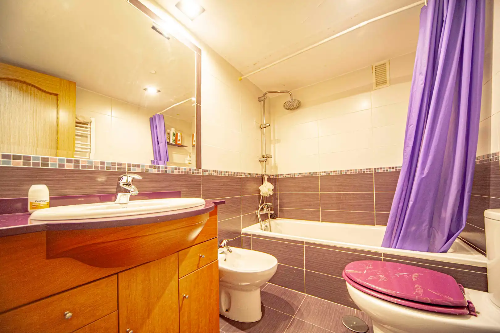 Bathroom of Flat for sale in Madrid  with Air Conditioner, Heating and Parquet flooring