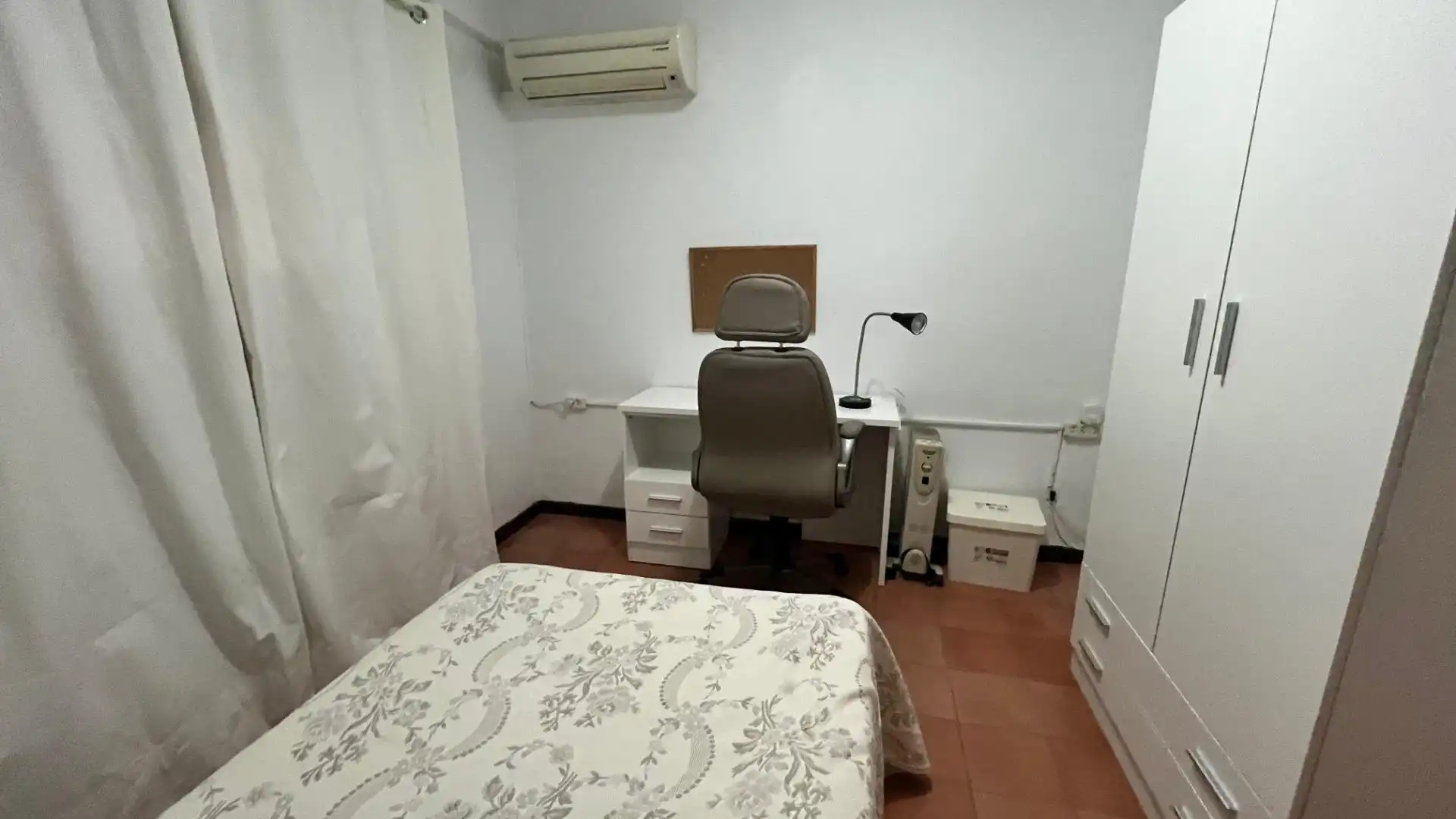 Habitación de Piso de alquiler en Sevilla con Aire acondicionado y Terraza