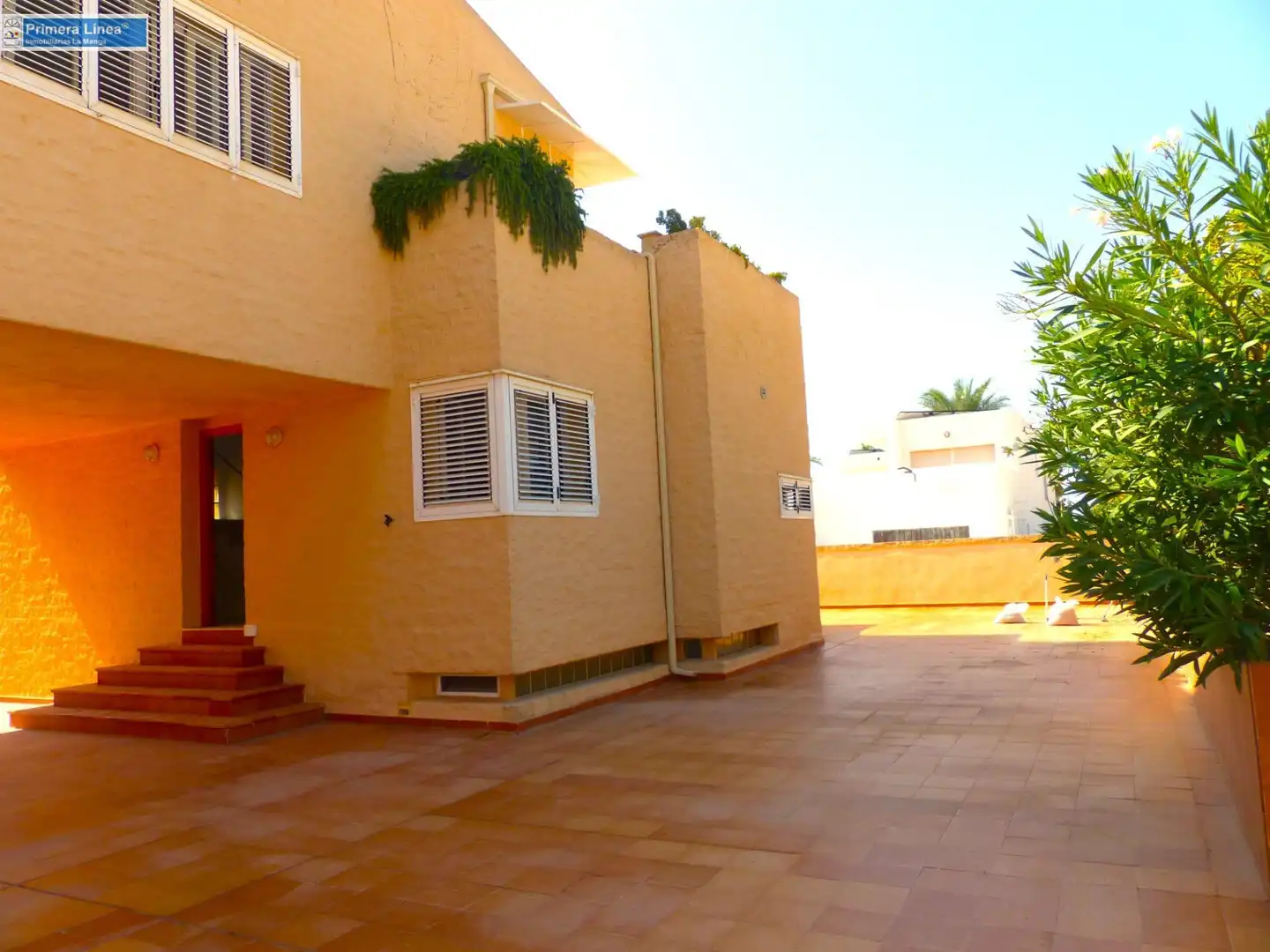 Vista exterior de Casa o chalet en venta en La Manga del Mar Menor con Jardín privado, Terraza y Trastero
