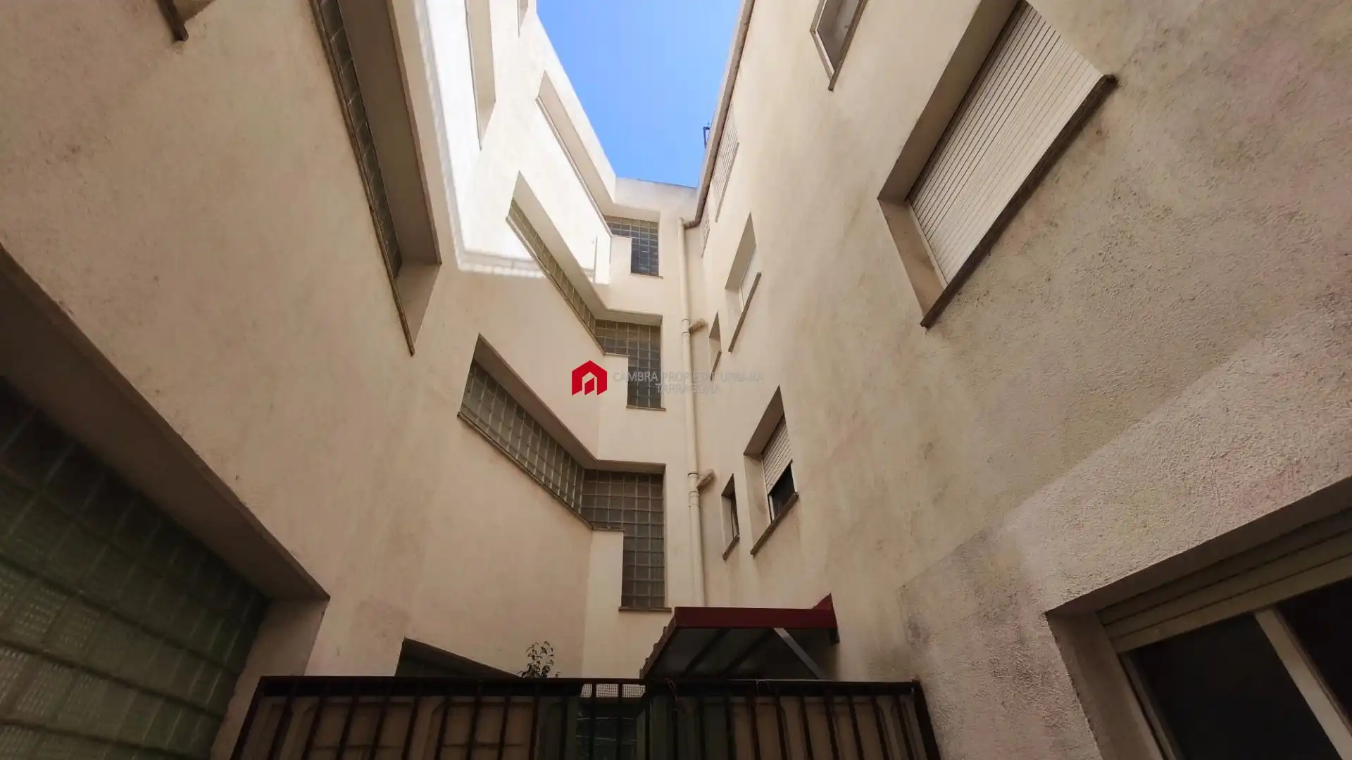Außenansicht von Wohnung zum Verkauf in Tortosa mit Privatgarten, Terrasse und Möbliert