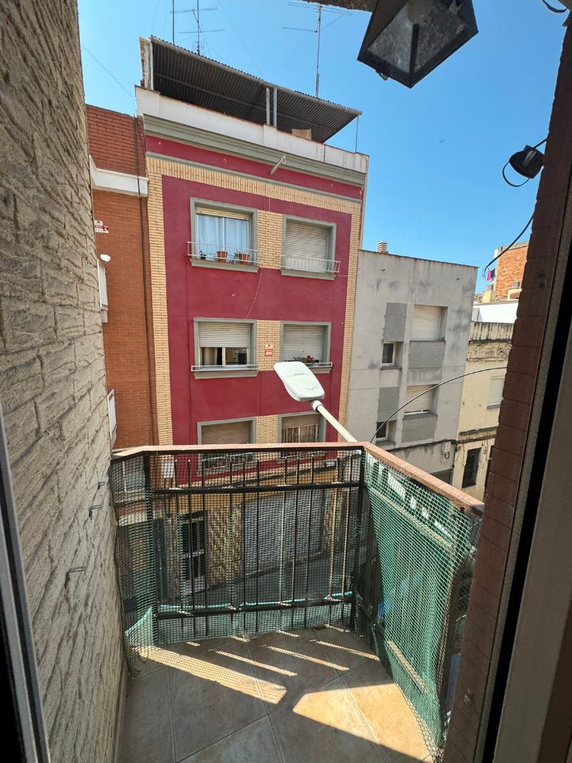 Balcony of Flat for sale in L'Hospitalet de Llobregat  with Parquet flooring, Oven and Balcony