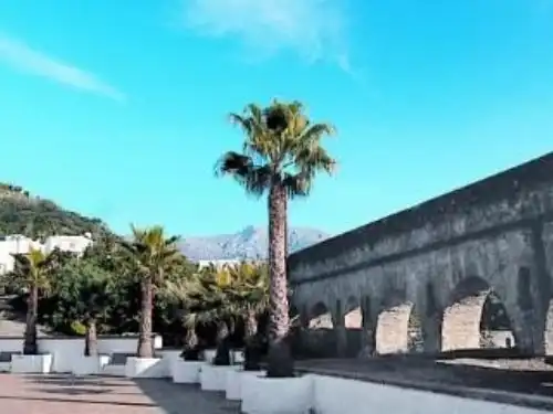 Außenansicht von Wohnungen zur Miete in Almuñécar mit Terrasse, Waschmaschine und Mikrowelle