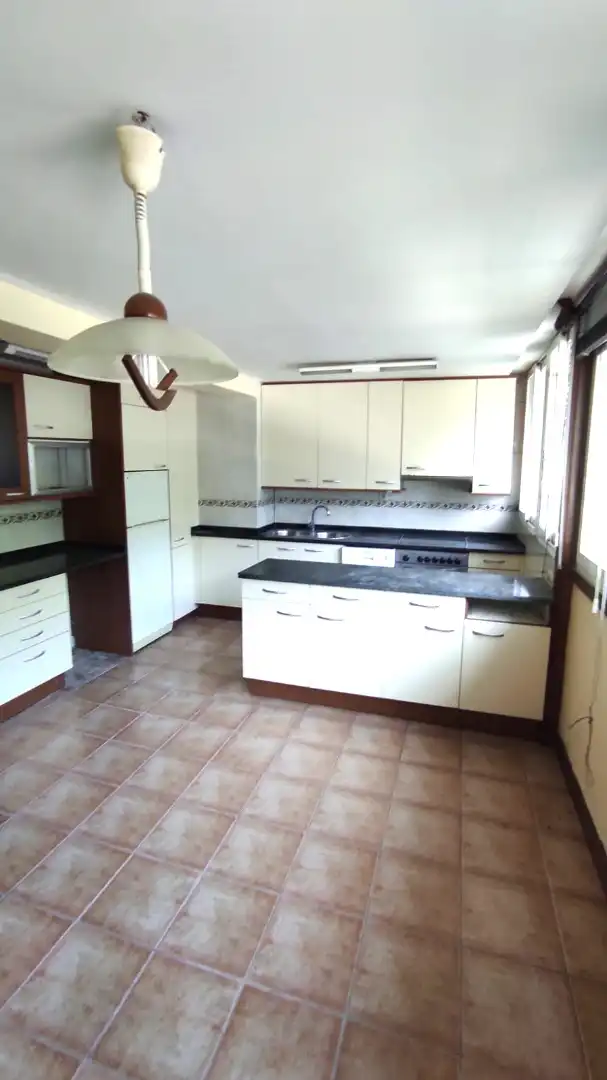 Cocina de Piso en venta en Eibar con Calefacción, Trastero y Horno