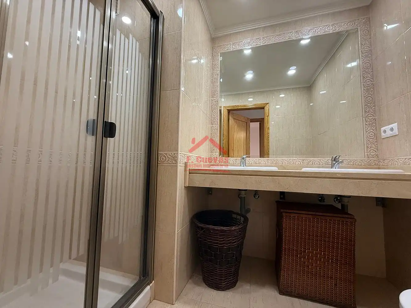 Bathroom of Ground floor for sale in Vélez-Málaga  with Oven