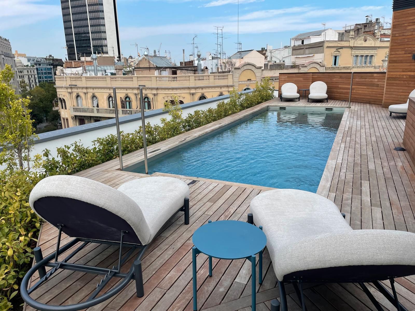 Piscina de Piso de alquiler en  Barcelona Capital con Aire acondicionado, Calefacción y Parquet