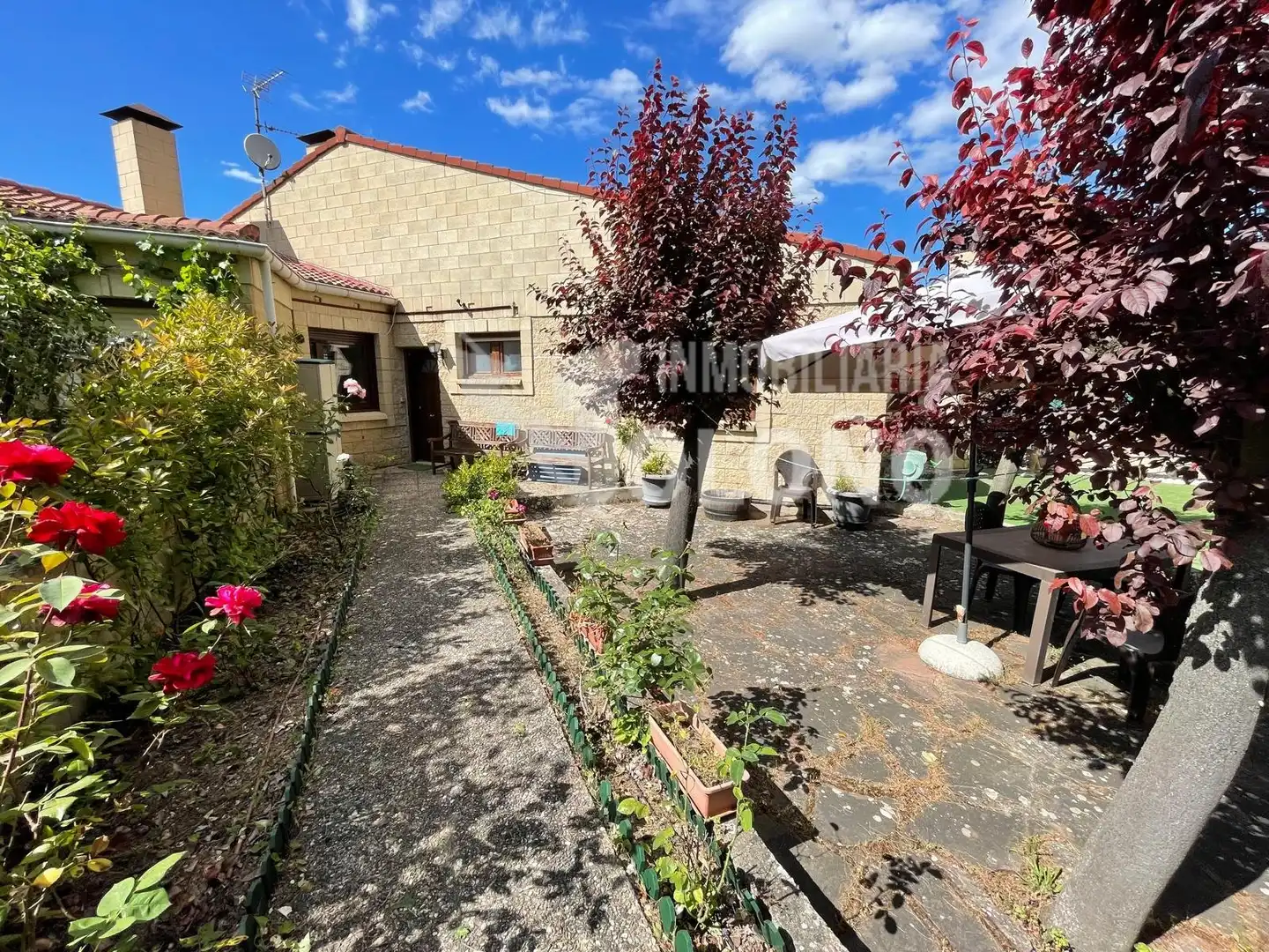 Vista exterior de Casa o chalet en venta en Ollauri con Calefacción, Jardín privado y Parquet