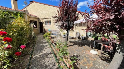 Foto 2 de Casa o chalet en venta en Calle Los Almendros, 1, Ollauri, La Rioja