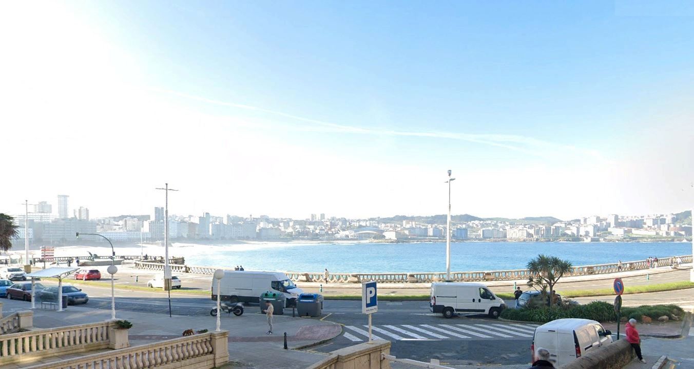 Vista exterior de Dúplex en venda en A Coruña Capital  amb Calefacció, Terrassa i Traster