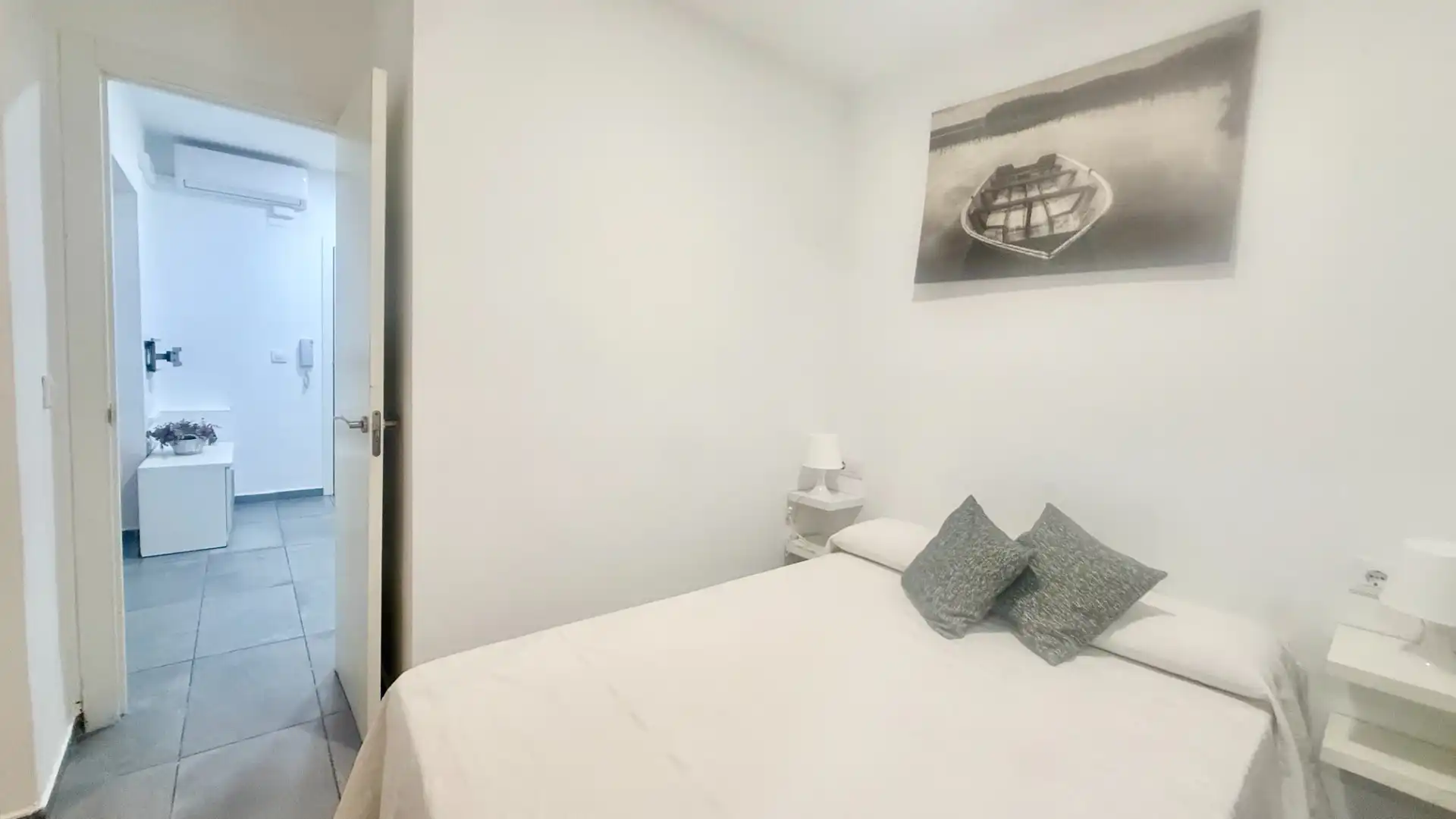 Schlafzimmer von Erdgeschoss zum Verkauf in Cádiz mit Klimaanlage, Möbliert und Waschmaschine