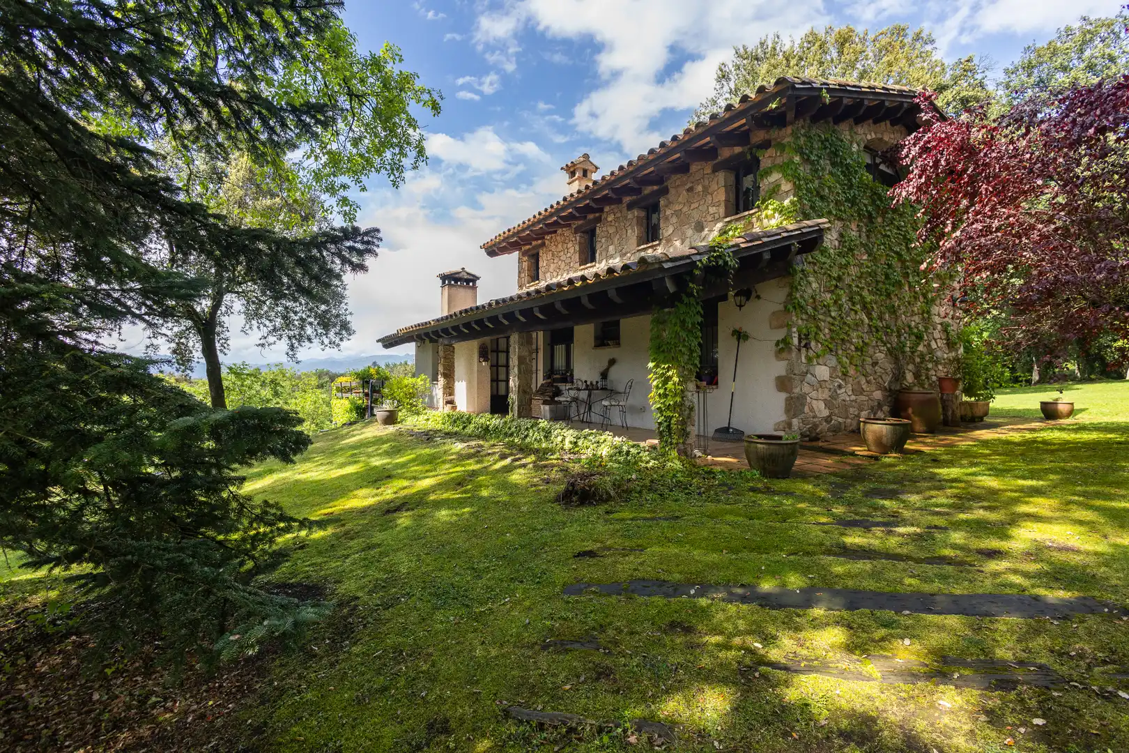 Außenansicht von Country house zum Verkauf in L'Esquirol mit Heizung, Privatgarten und Terrasse
