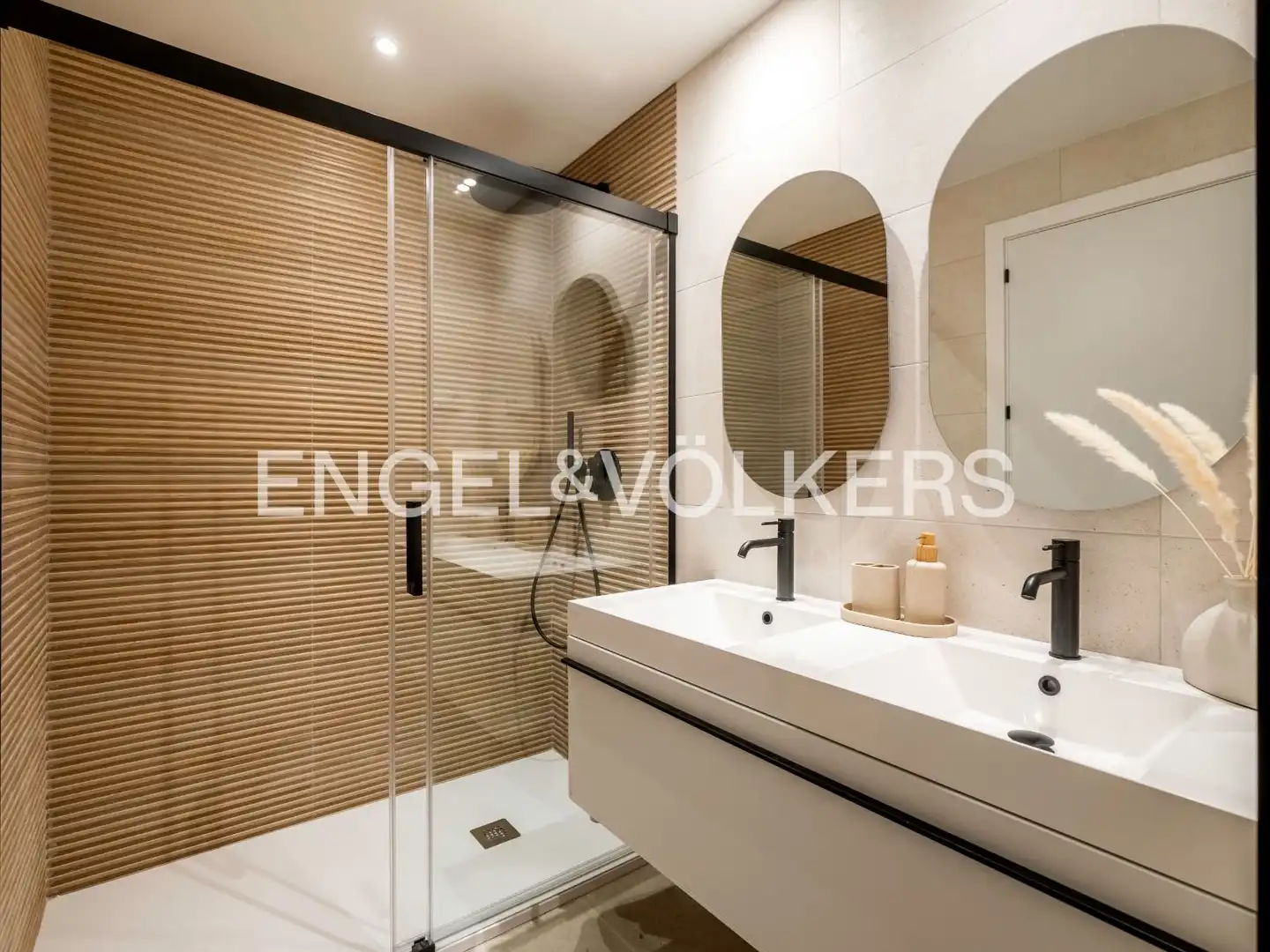 Badezimmer von Wohnung zur Miete in Madrid mit Klimaanlage, Heizung und Terrasse
