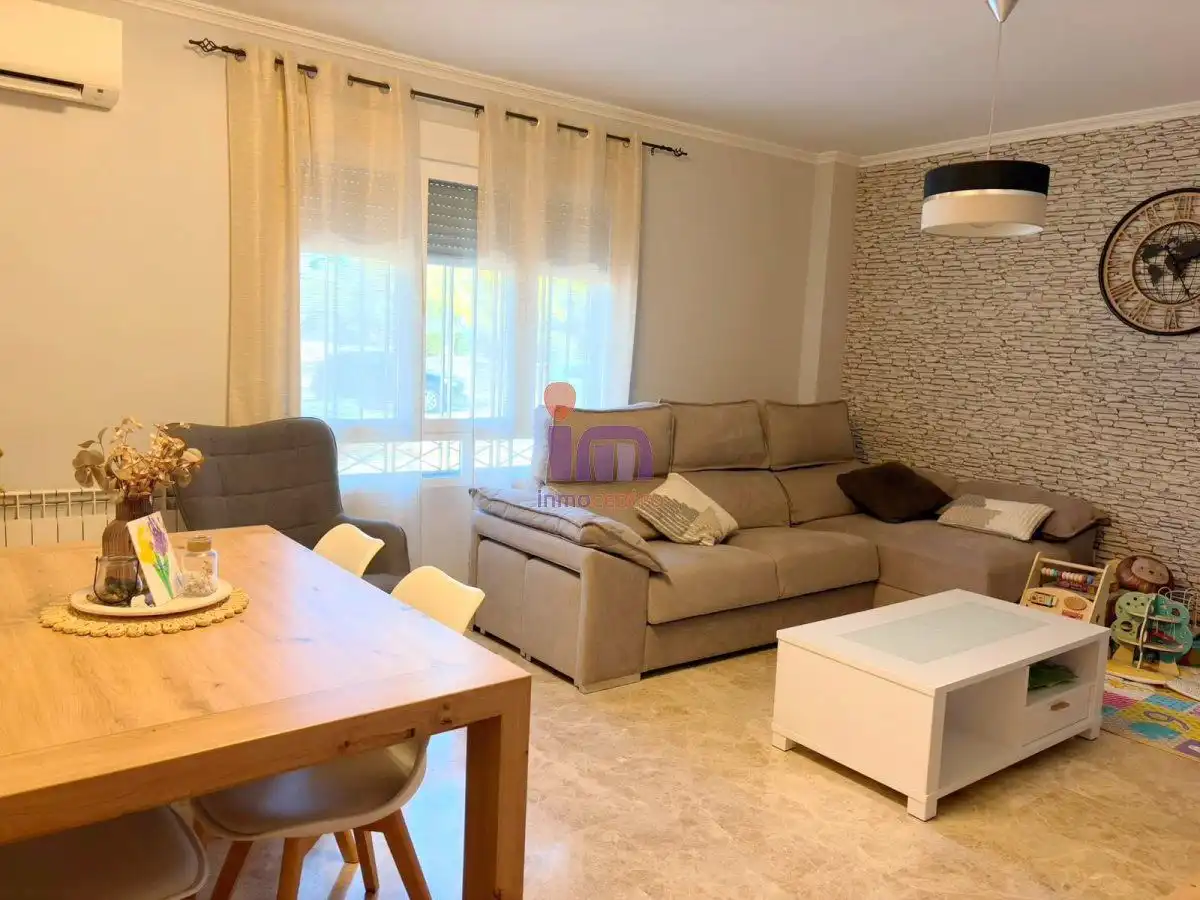 Piso con ascensor en venta en Valdepeñas, imagen 2