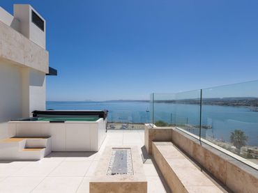 Penthouse with balcony for sale in Avenida del Carmen