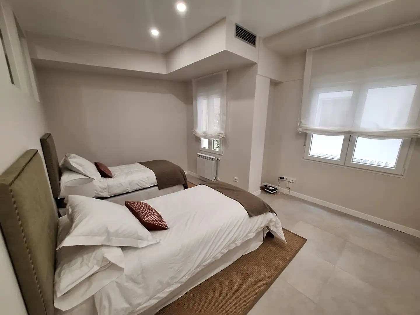 Bedroom of Flat for rent in Madrid  with Air Conditioner, Heating and Furnished