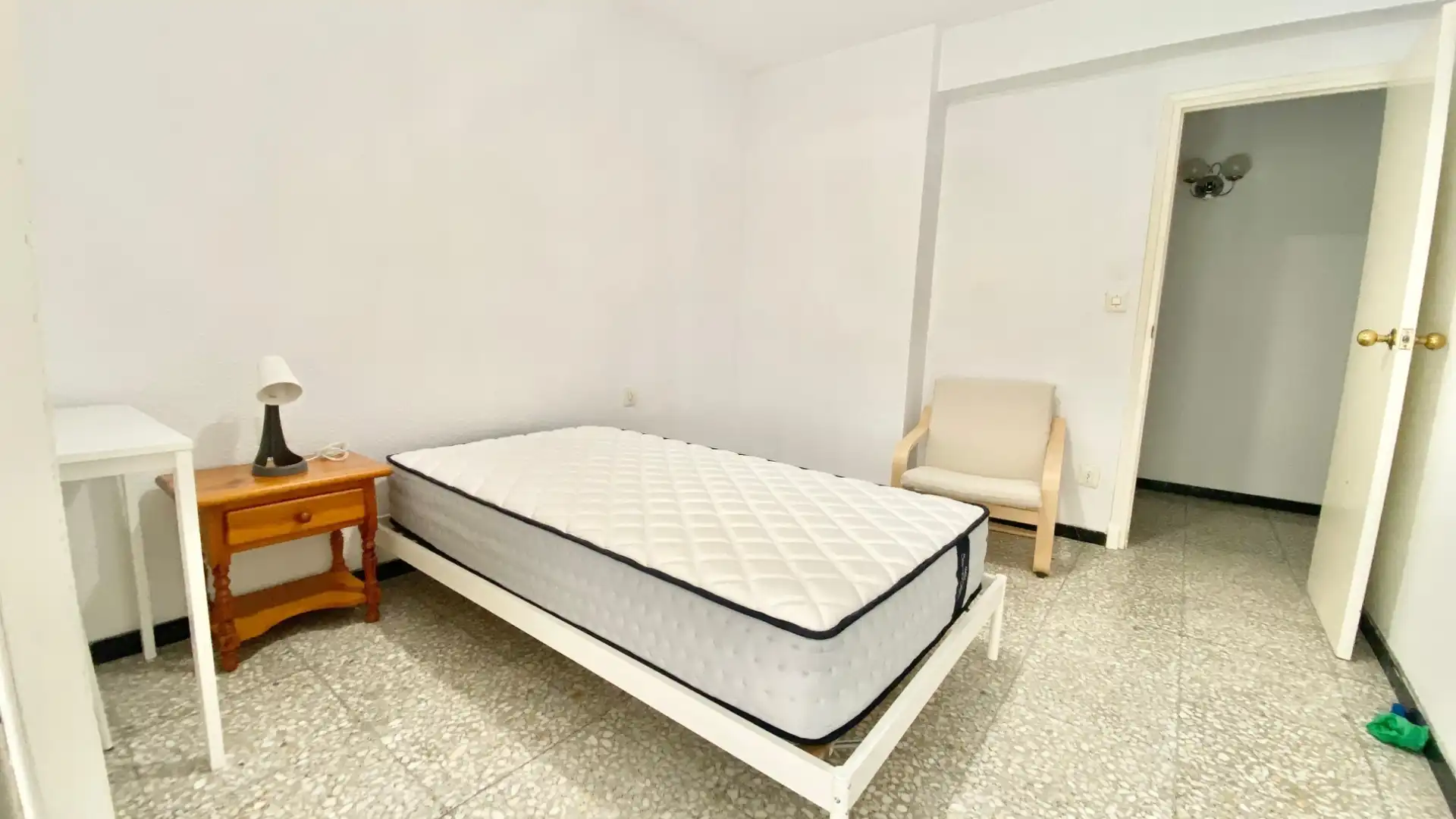 Dormitori de Apartament de lloguer en Florida - Ciudad de Asís