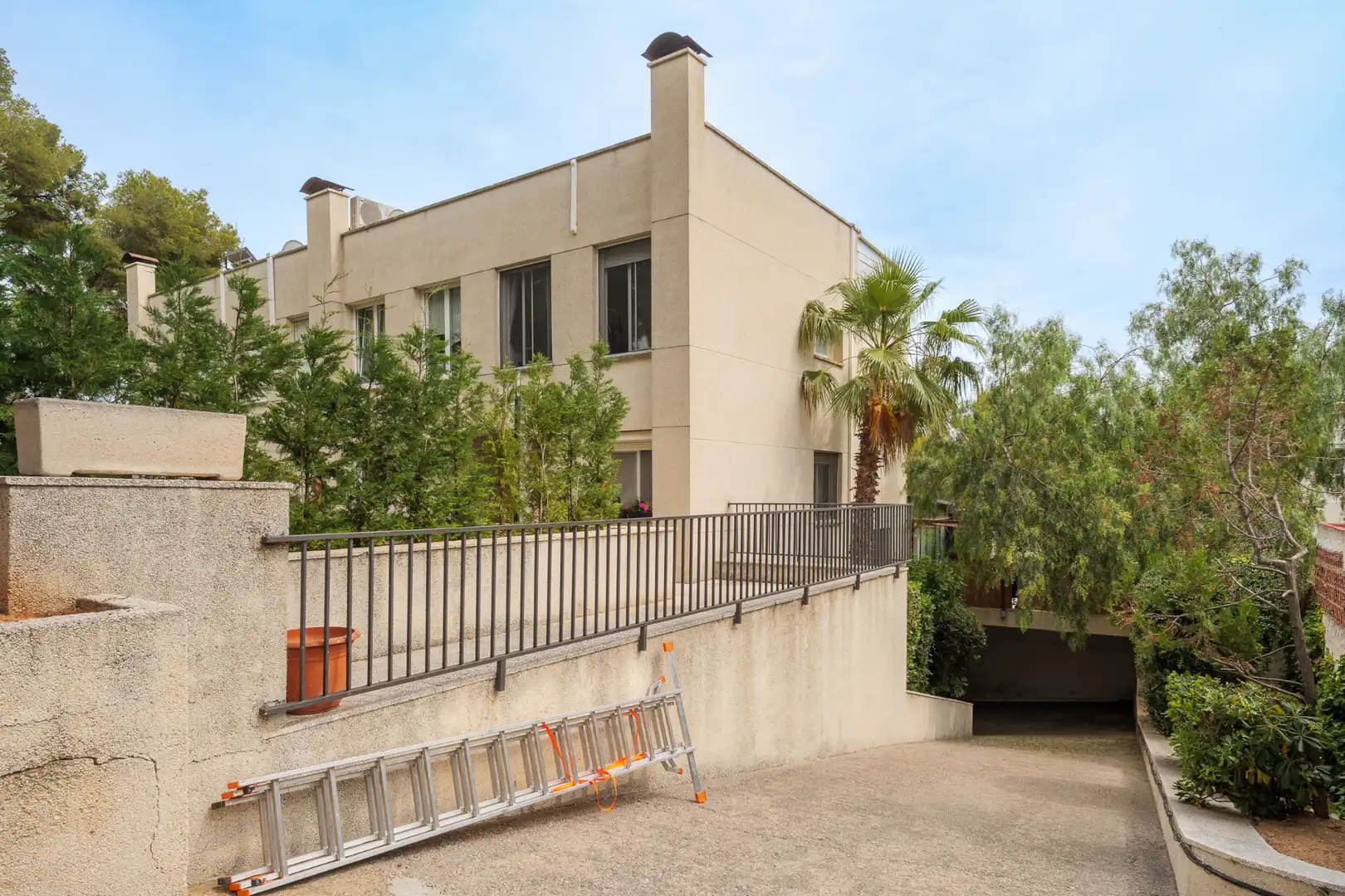 Vista exterior de Casa adosada en venta en Castelldefels con Aire acondicionado, Calefacción y Parquet