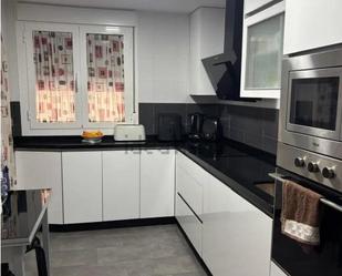 Cuina de Pis en venda en Cáceres Capital amb Aire condicionat, Calefacció i Terrassa