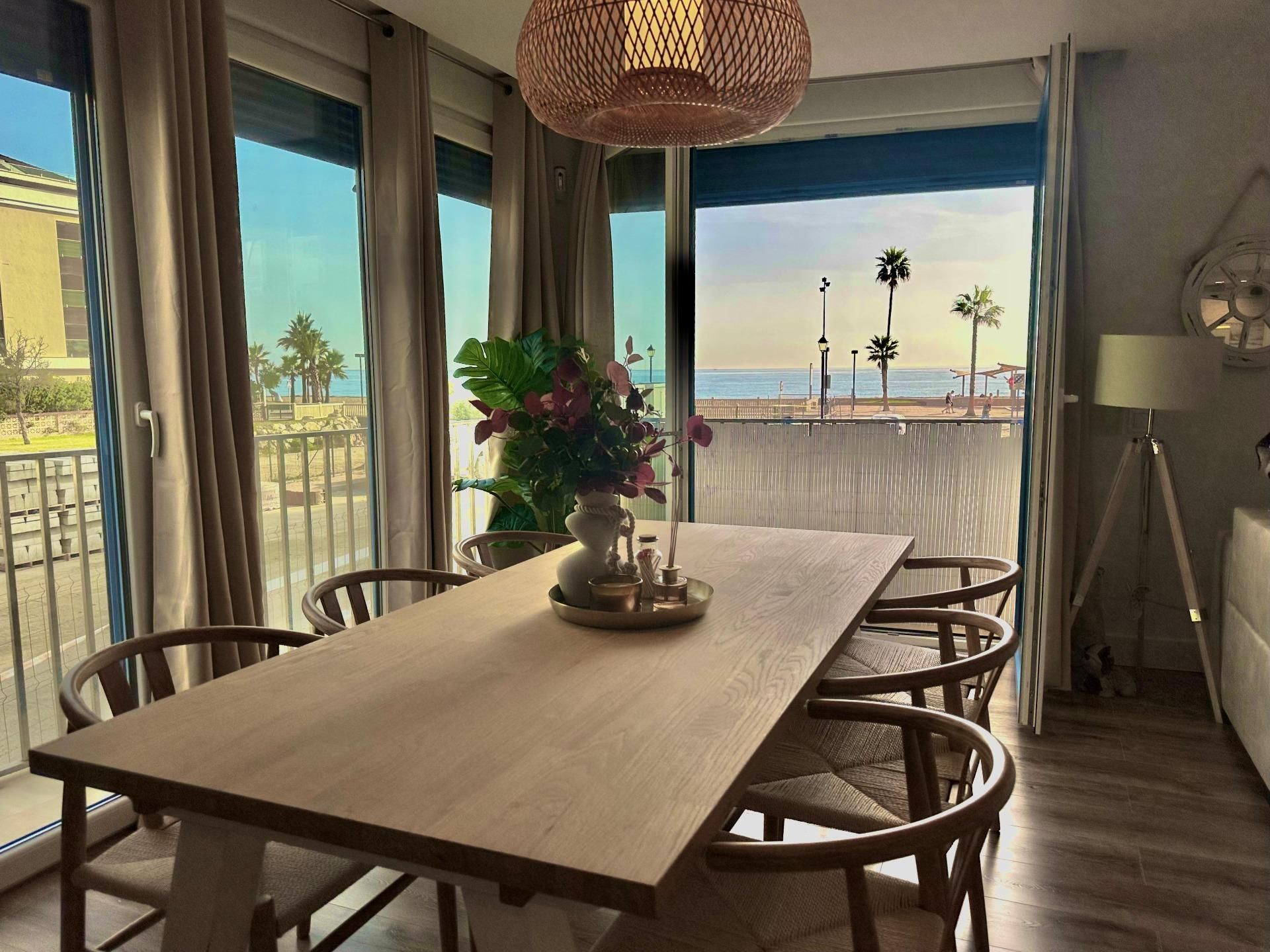 Menjador de Apartament de lloguer en Fuengirola amb Aire condicionat, Calefacció i Terrassa