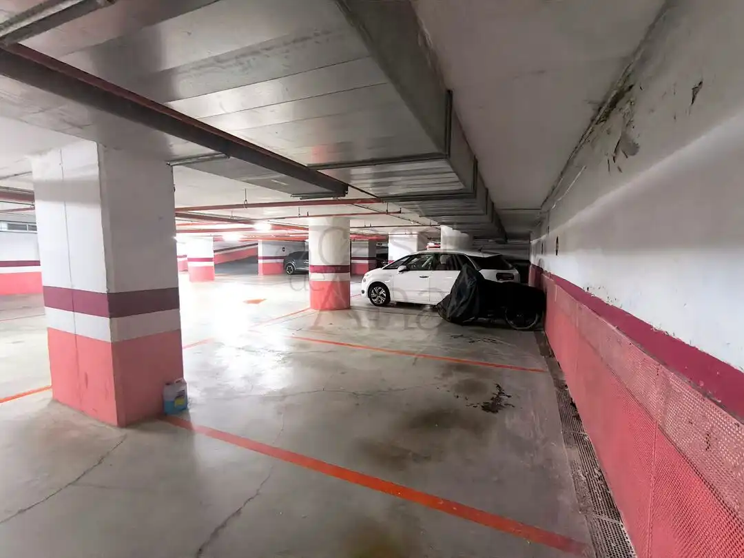 Parkplatz von Garage zur Miete in Bilbao 