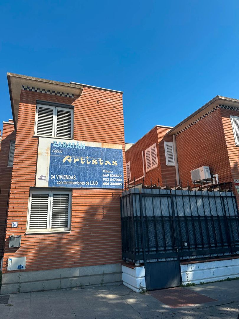 Exterior view of Single-family semi-detached for sale in Arroyo de la Encomienda  with Heating, Private garden and Terrace