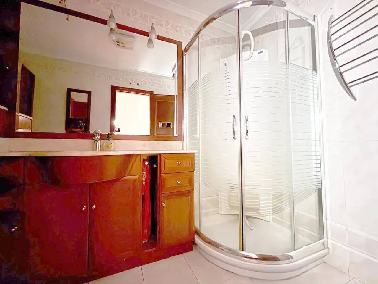 Baño de Piso en venta en Burgos con Calefacción y Terraza