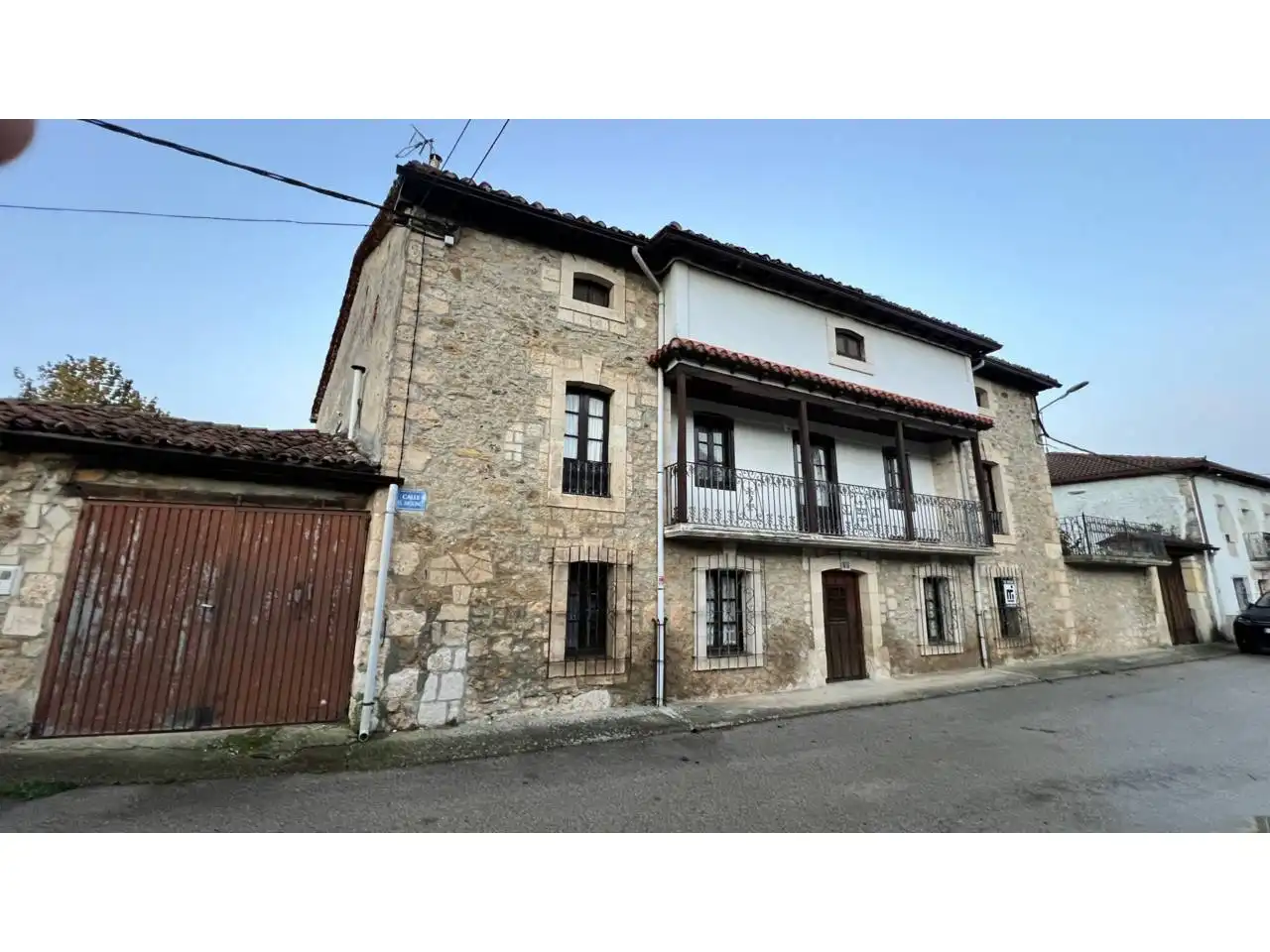 Vista exterior de Casa o xalet en venda en Merindad de Montija amb Calefacció, Jardí privat i Terrassa