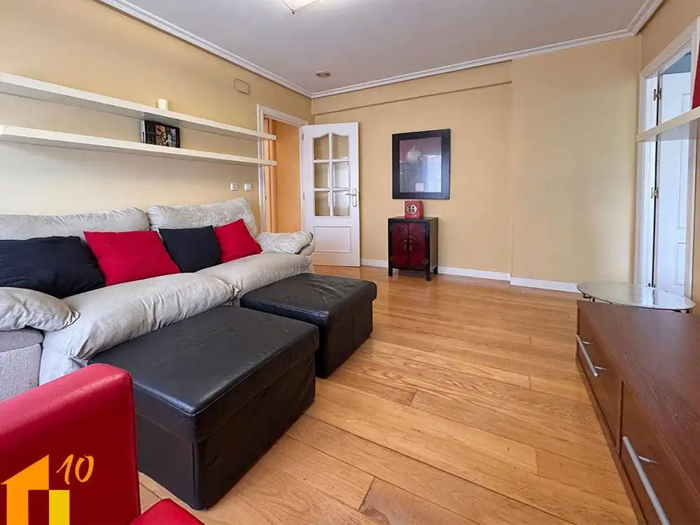 Piso en venta en Avenida Avenida Arlanzón, Villa Pilar